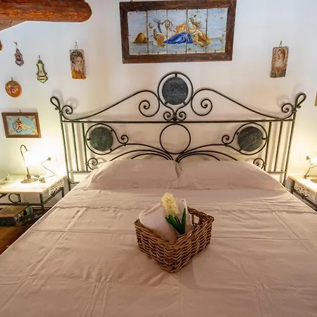 شقة Familyholidays La Finestra Di Fronte تْشيفالو