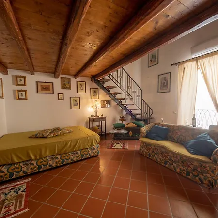 Familyholidays La Finestra Di Fronte شقة تْشيفالو